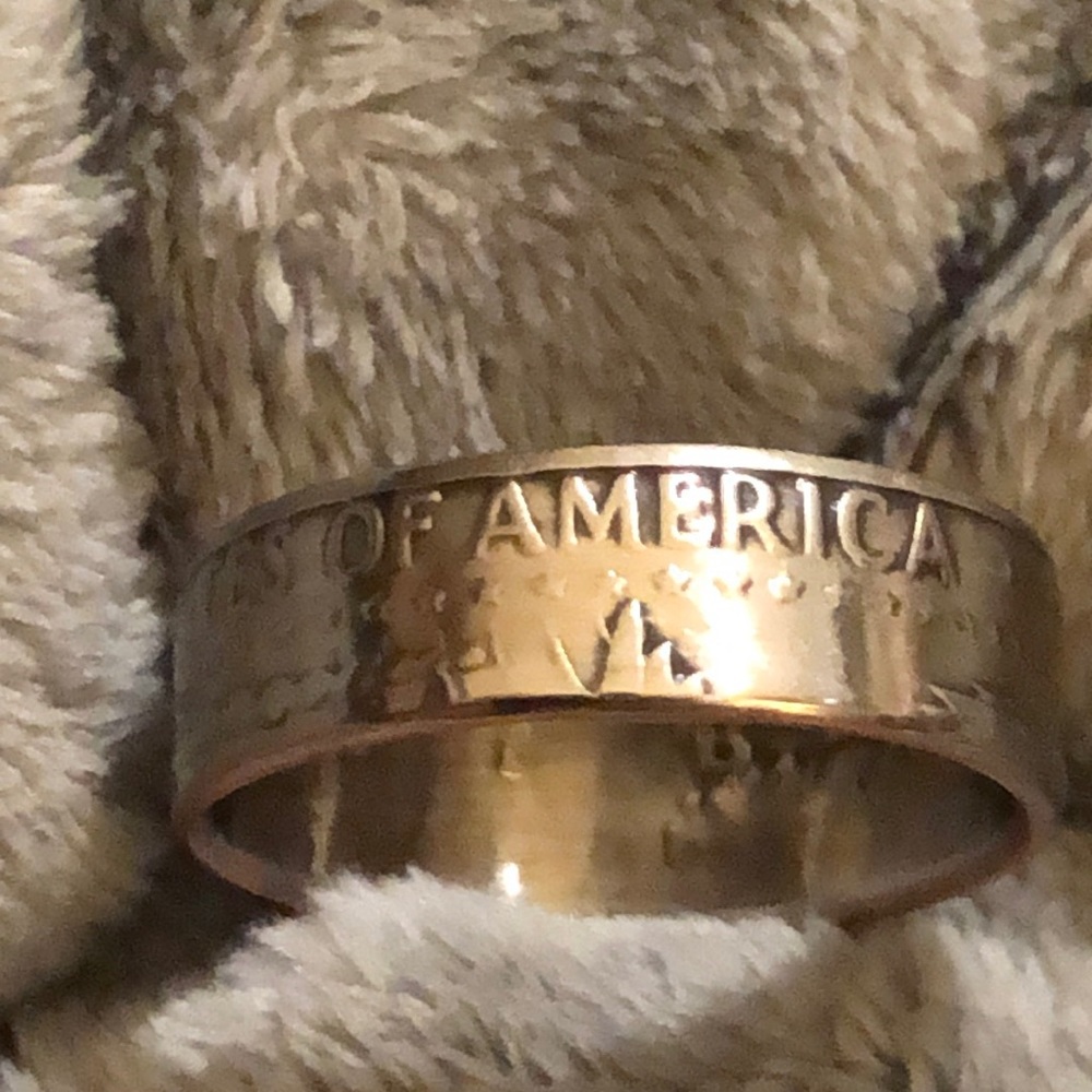 1980 Half Dollar Coin Ring Size 10 1/2 NWT
Made Out Of A U.S. Half DOLLAR